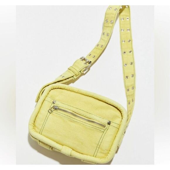 New Urban Outfitters Dakota Denim Crossbody Bag (size 9” x 6.5” x 2”) - Picture 1 of 8
